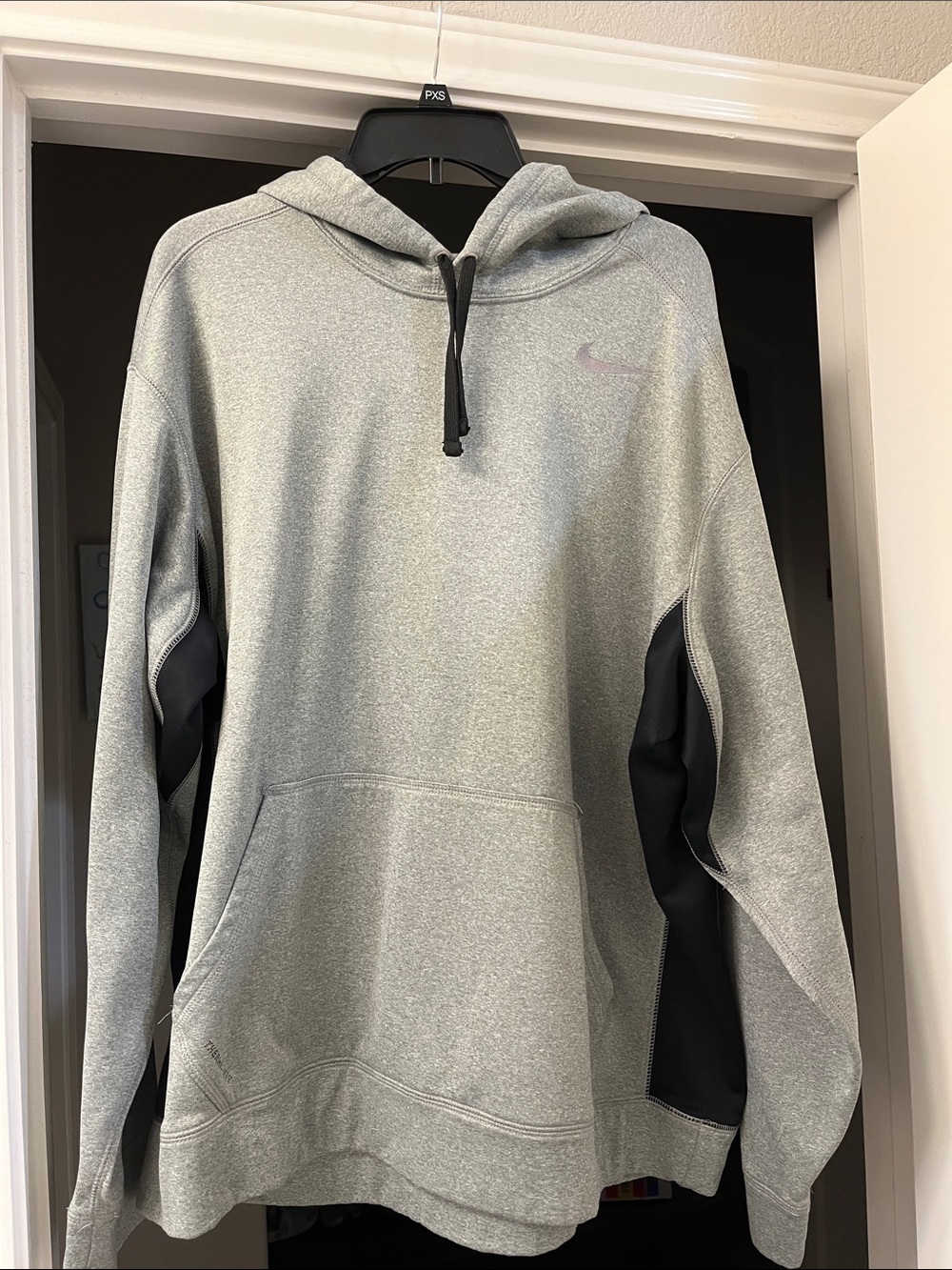 Nike Grey therma fit Hoodie with Black Panels size xxl